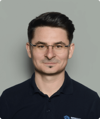Expert photo